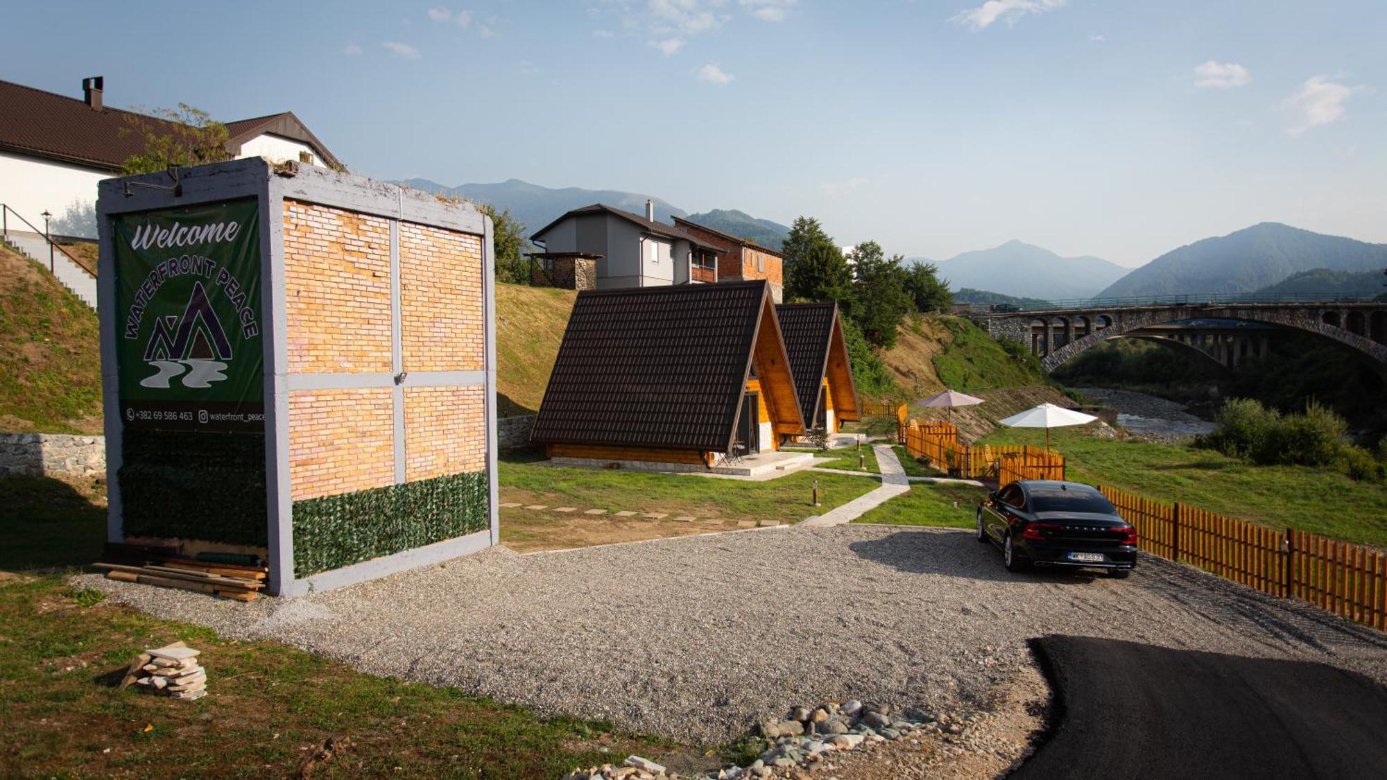 Waterfront Peace Villa Mojkovac Bagian luar foto
