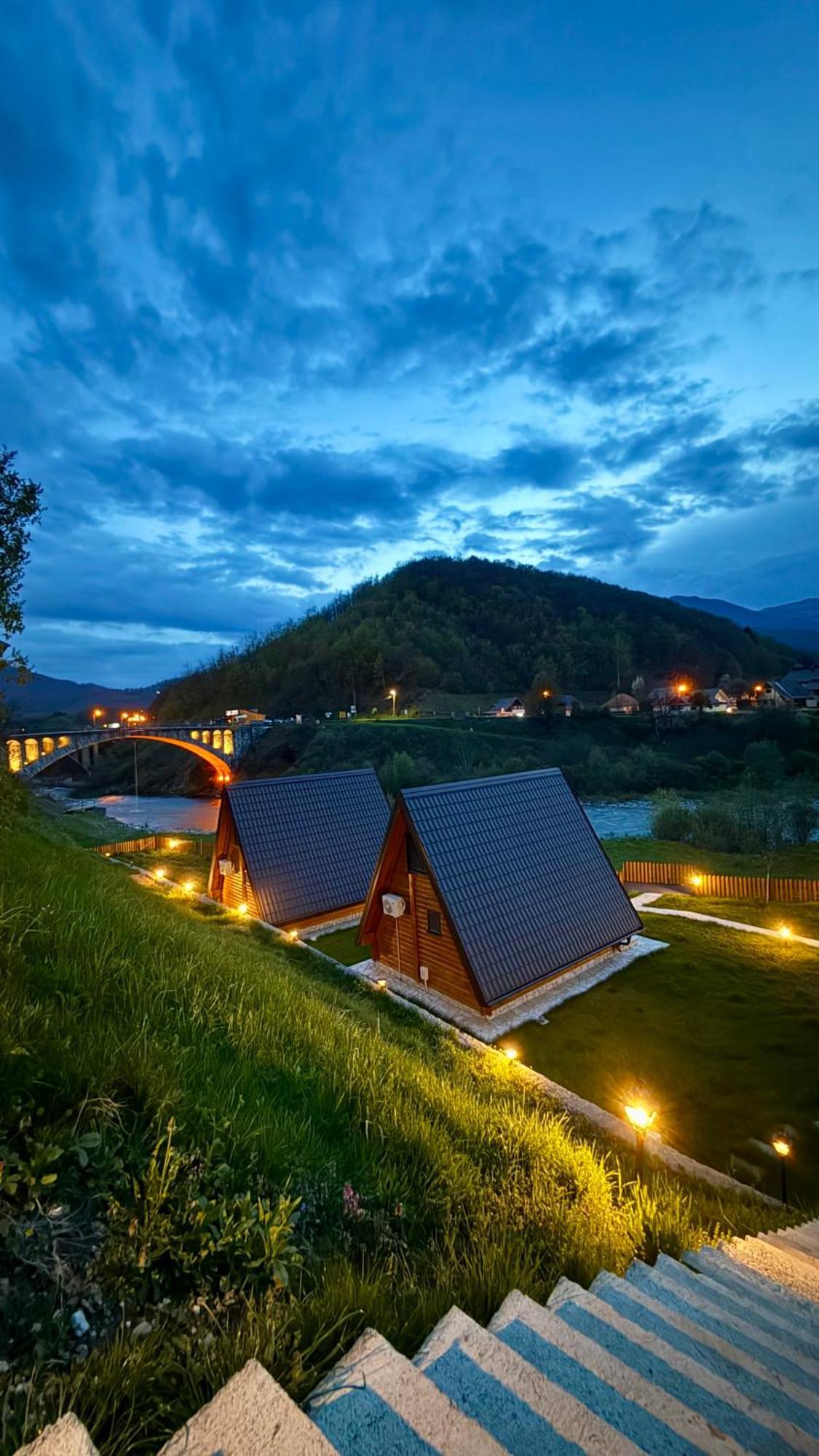 Waterfront Peace Villa Mojkovac Bagian luar foto